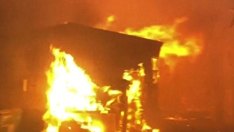Fire burns homes in Lahaina