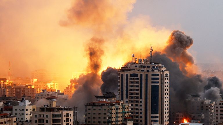 Smoke and flames rise following Israeli strikes in Gaza, October 9, 2023. REUTERS/Mohammed Salem